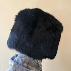 Vintage J McLaughlin black rabbit fur hat